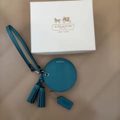 COACH ラウンド型 チャーム ターコイズブルー新品未使用のサムネイル