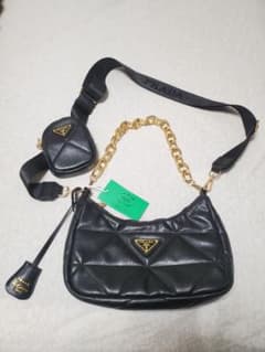 PRADA ショルダーバッグ　ノベルティのサムネイル