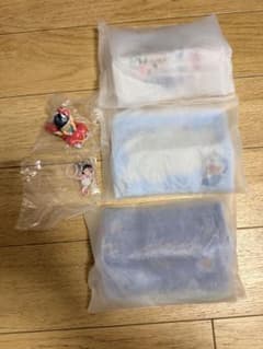 ガチャセット（ポーチ＋フィギュア＋キーホルダー）のサムネイル