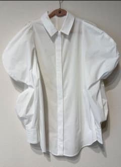 美品】シーニュ パフスリーブシャツ cygne パワショル - メルカリ
