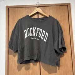 ROCKFORD ロゴ クロップド丈 Tシャツ チャコールグレーのサムネイル