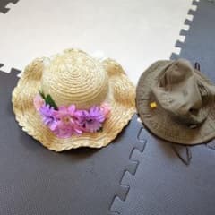 花飾り付き麦わら帽子とアウトドア用帽子セット 直接お渡し希望　東京都足立区のサムネイル
