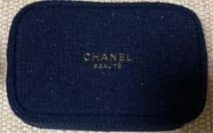 CHANELクリスマスコフレ 2025 ポーチのみ - メルカリ