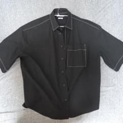 ZARA 半袖シャツ Sサイズ 黒 リラックスフィットのサムネイル