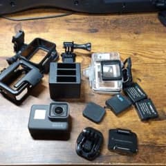GoPro HERO6 BLACK ケース、電池他付属品付きのサムネイル