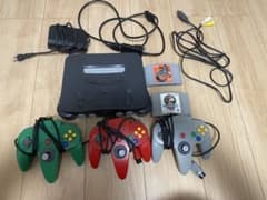 Nintendo 64 本体 コントローラー3個 ソフト2本のサムネイル