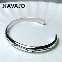 ♥5/4迄♥Navajo 刻印 『Tahe』『Sterling』バングル ♥5/4迄♥Navajo 刻印 『Tahe』『Sterling』バングル - メルカリ