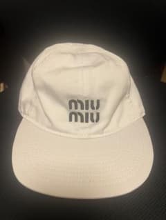 MIU MIU （ミュウミュウ）ベースボールキャップ ホワイト - メルカリ