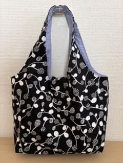 ま*様 ハンドメイド　タブどめトートバッグ　北欧風　黒のサムネイル