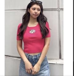 ピンク リブ編み 半袖Tシャツ ロゴ付きのサムネイル