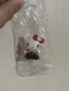 ハローキティ ガチャガチャ フィギュア