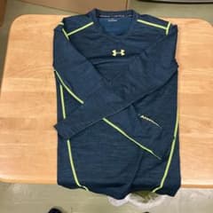 Under Armour 長袖トレーニングシャツのサムネイル
