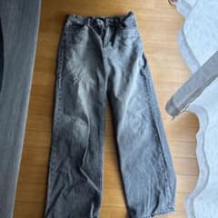 UNIQLO グレー ストレートデニムのサムネイル