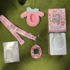 【3時間のみ使用】たまごっちみーつサンリオver.【傷・汚れ無し】のサムネイル