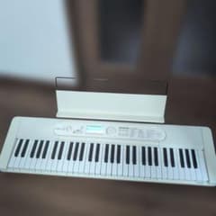 美品 CASIO LK-526 ホワイト - メルカリ