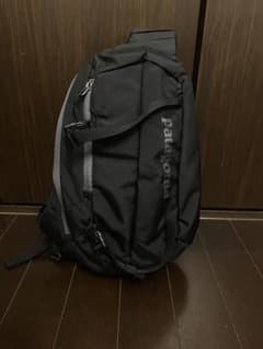 patagonia Atom 8L ボディバッグ ブラック