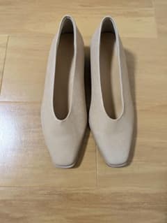 GU 新品 ベージュ スクエアトゥ 低ヒール パンプス Sのサムネイル