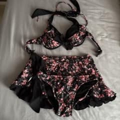 花柄セパレート水着 3点セット フリルスカート付きのサムネイル