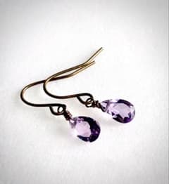 309ハイクオリティ宝石質アメジストペアシェイプピアス 金古美 - メルカリ