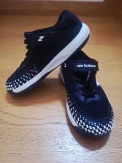 New Balance キッズ スニーカー ブラックのサムネイル