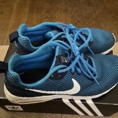 NIKEのサムネイル