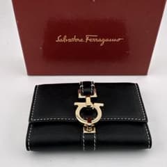 美品Salvatore Ferragamo ガンチーニ 6連キーケース ブラック - メルカリ