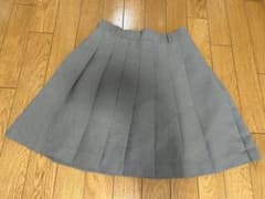 グレー プリーツスカート 膝上丈　インパン付きのサムネイル