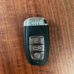AUDI スマートキー A5 アウディのサムネイル