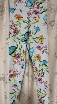 Linda Worksバタフライ&花柄エクササイズ用レギンス美品 Linda Worksバタフライ&花柄エクササイズ用レギンス美品 - メルカリ