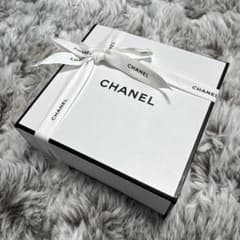 CHANEL ギフトボックス ホワイトのサムネイル