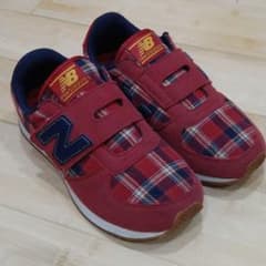 キッズ　ニューバランス　スニーカー　21.5のサムネイル