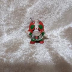 レトロ希少仮面ライダーV3宮内洋 フィギュア 赤・緑 約3.5センチ