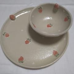 【新品未使用・再大幅値下げ】中村佳菜子 まとめ売り　陶器　お皿　箸置き 新品未使用 器工房徨月 中村佳菜子さん いちごお皿・お椀2点セット