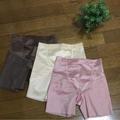 新品未使用☆ ガードル  サイズ64のサムネイル