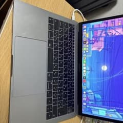 シルバー 13インチ MacBook 本体 充電付きのサムネイル