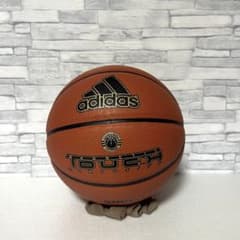 adidasバスケットボール６号のサムネイル
