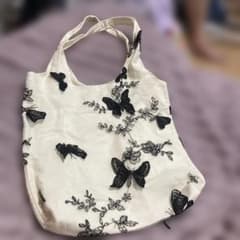 バタフライ刺繍 トートバッグ ホワイトのサムネイル