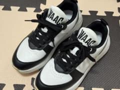 WAAC ゴルフシューズ ホワイト ブラック 収納バッグ付きのサムネイル