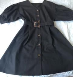 黒のワンピースのサムネイル
