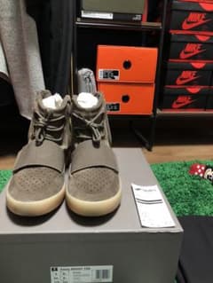 yeezy boost 750のサムネイル