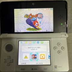 Nintendo 3DS ホワイト 本体とACアダプター付きのサムネイル