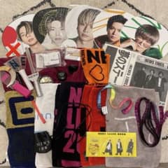NEWS グッズ まとめ売り バラ売り可 - メルカリ