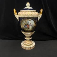 アンティーク ドイツ KPM 蓋付き花瓶 飾り壺1890年製 - メルカリ