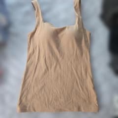 GU ブラトップ リブ素材 ベージュ Mサイズのサムネイル