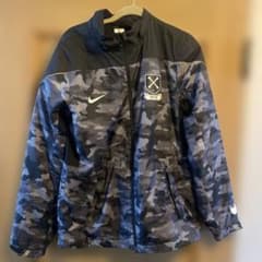 C*5様 NIKE NFTB ピステ ウィンドブレーカー カモ柄 M - メルカリ