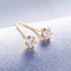 K18 0.1ct ダイヤモンドピアスのサムネイル