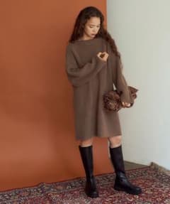 【新品未使用タグ付き】ティティベイト　ビッグシルエットミニ丈ニットワンピースのサムネイル