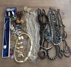 アクセサリーまとめ売り ヴィンテージ 遺品整理のサムネイル