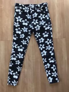 moussy ジーンズ　花柄のサムネイル