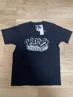 KAWS Tシャツ　ユニクロのサムネイル